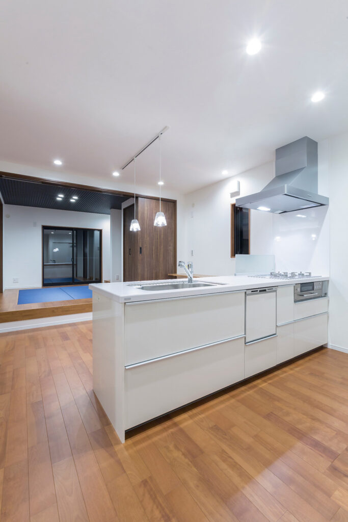 インナーバルコニーのあるモダン住宅