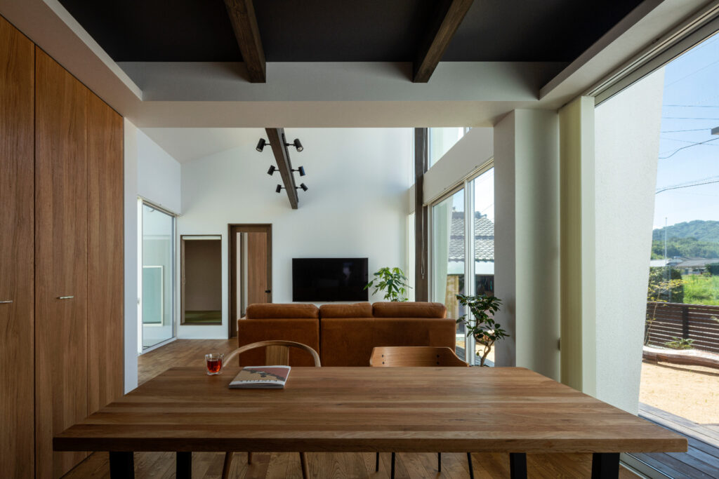 白い箱がつながる平屋住宅