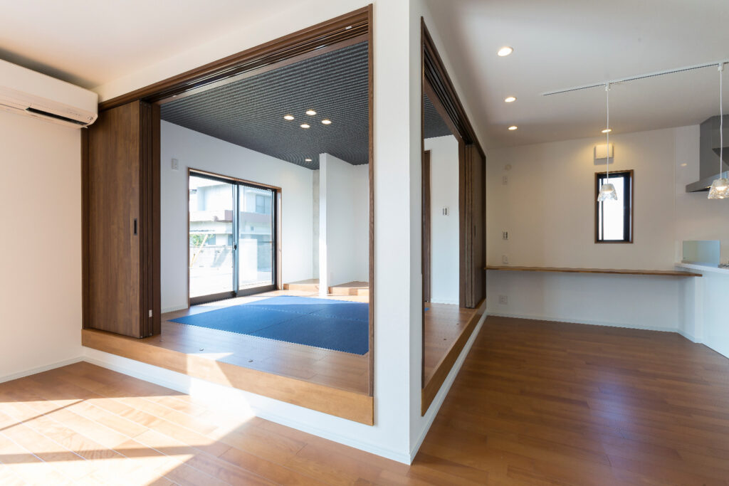 インナーバルコニーのあるモダン住宅