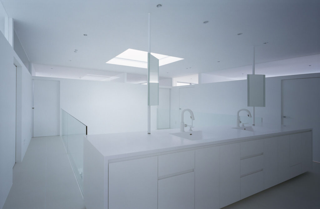 鉄筋コンクリートのガレージハウス