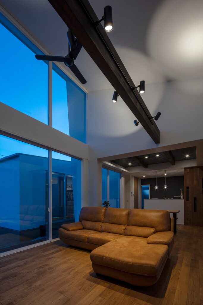 白い箱がつながる平屋住宅