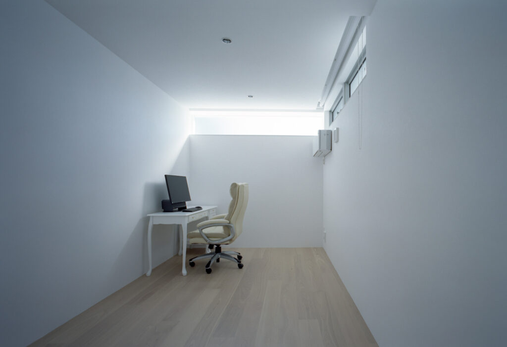 鉄筋コンクリートのガレージハウス