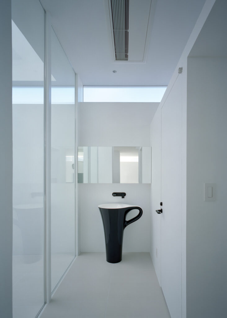 鉄筋コンクリートのガレージハウス