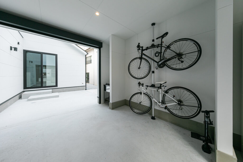 中庭つきのインナーガレージ