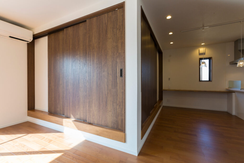 インナーバルコニーのあるモダン住宅