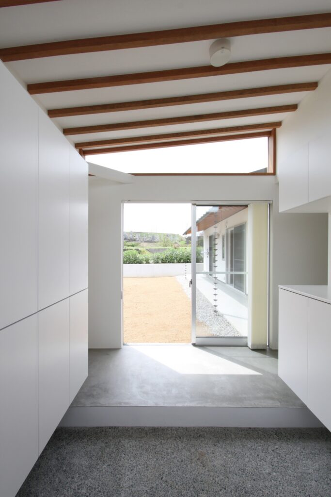 リビングと「つながる」2つの子供室をもつ平屋