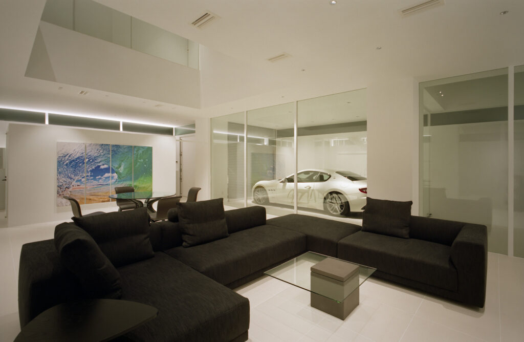 鉄筋コンクリートのガレージハウス