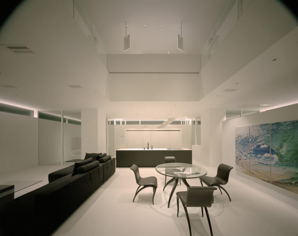 鉄筋コンクリートのガレージハウス