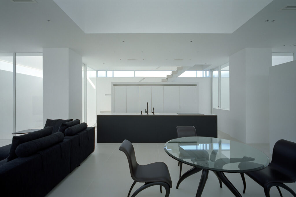 鉄筋コンクリートのガレージハウス