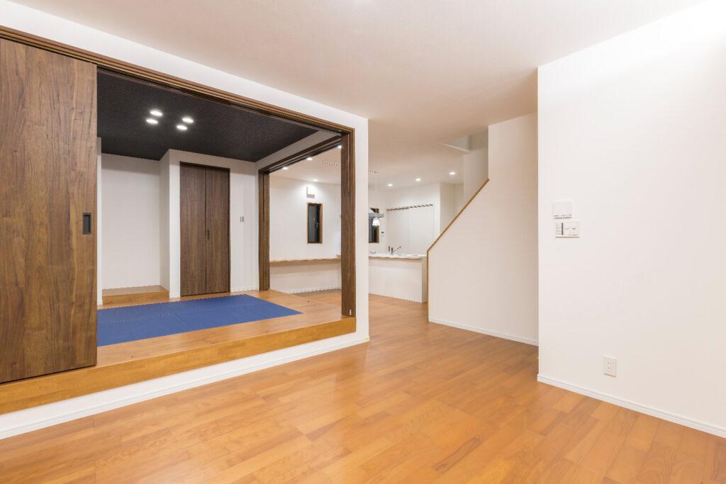 インナーバルコニーのあるモダン住宅