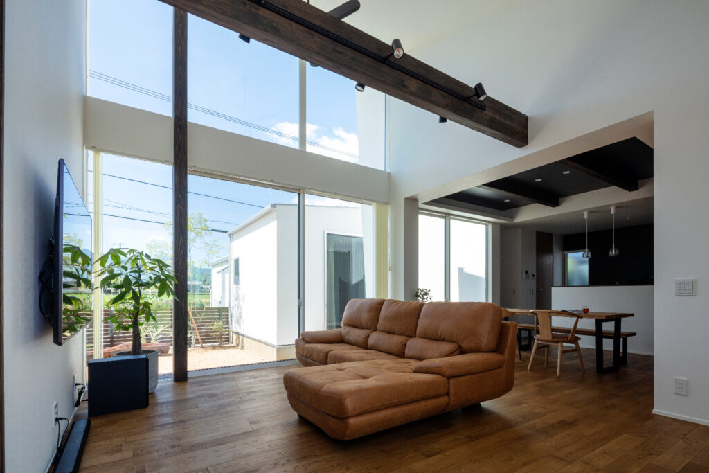 白い箱がつながる平屋住宅