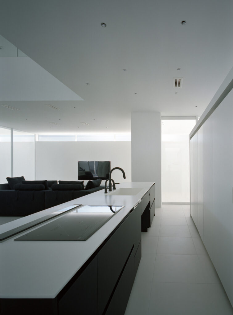 鉄筋コンクリートのガレージハウス