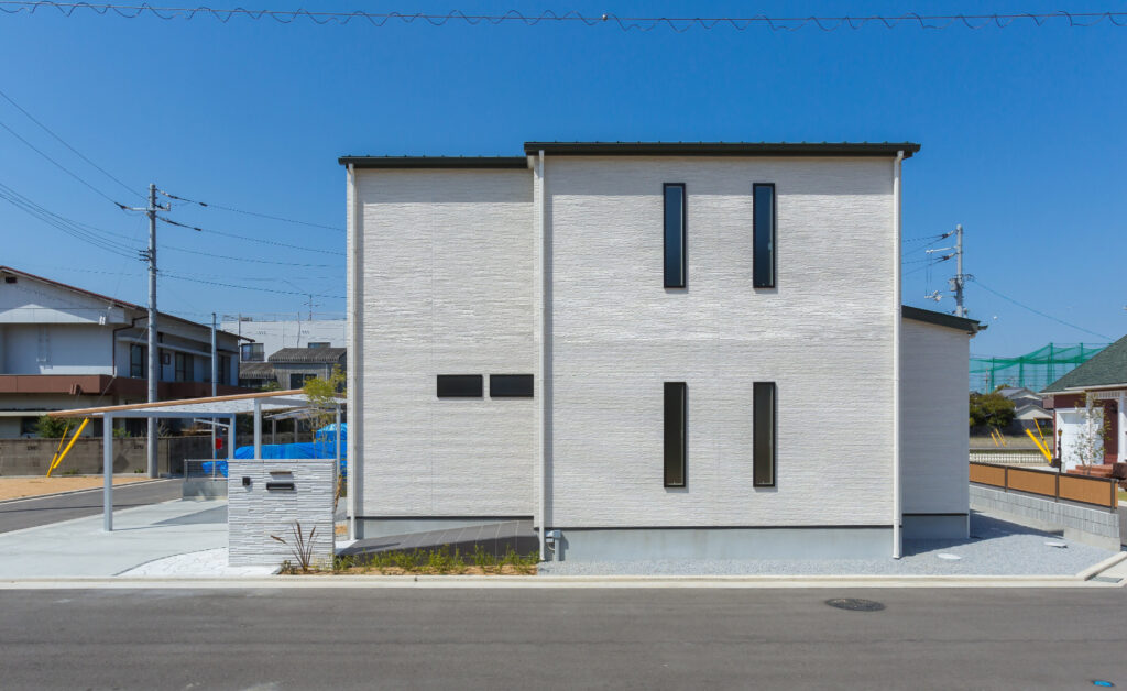 インナーバルコニーのあるモダン住宅