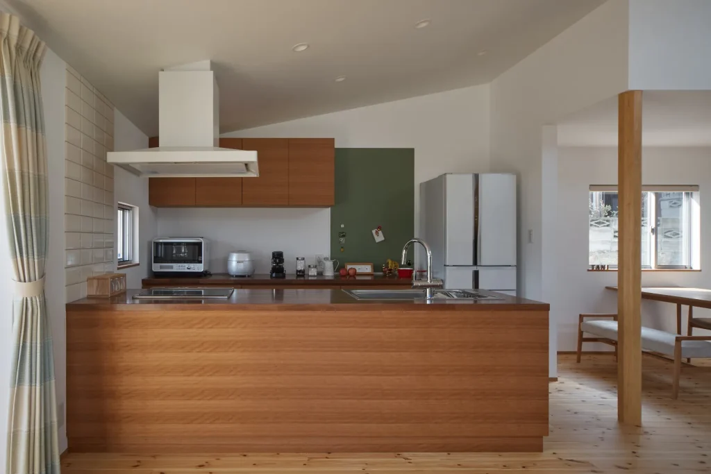 美しいフォルムの家