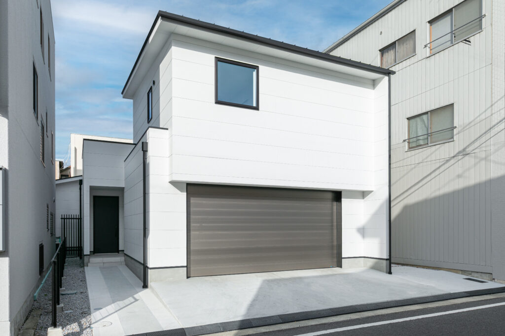 中庭つきのインナーガレージ