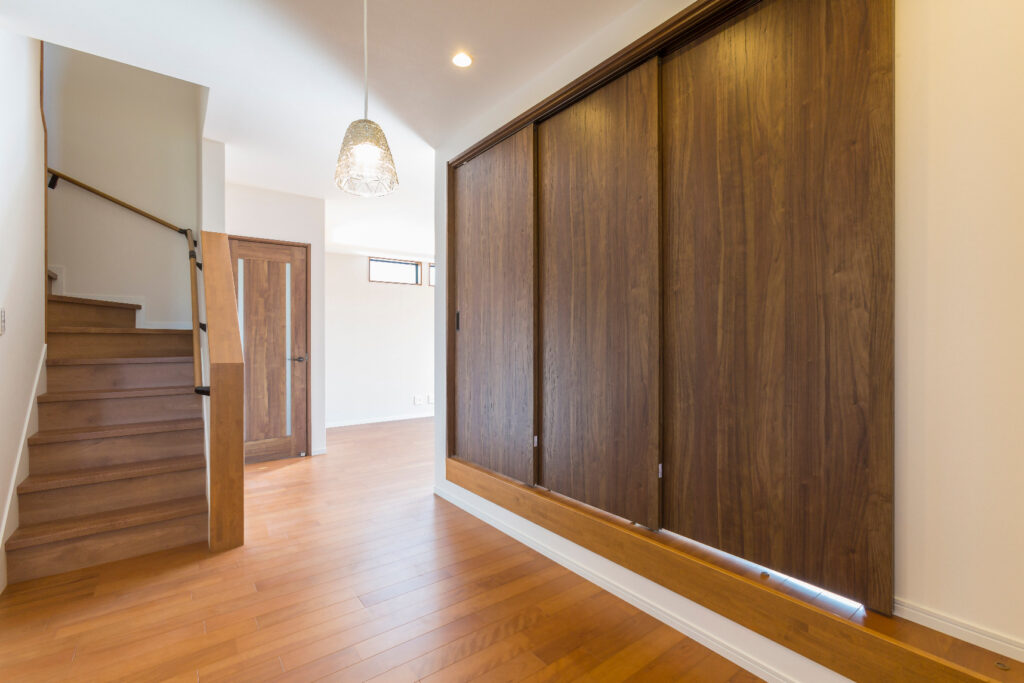 インナーバルコニーのあるモダン住宅