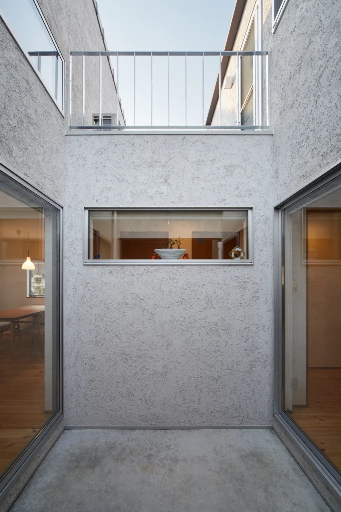 美しいフォルムの家