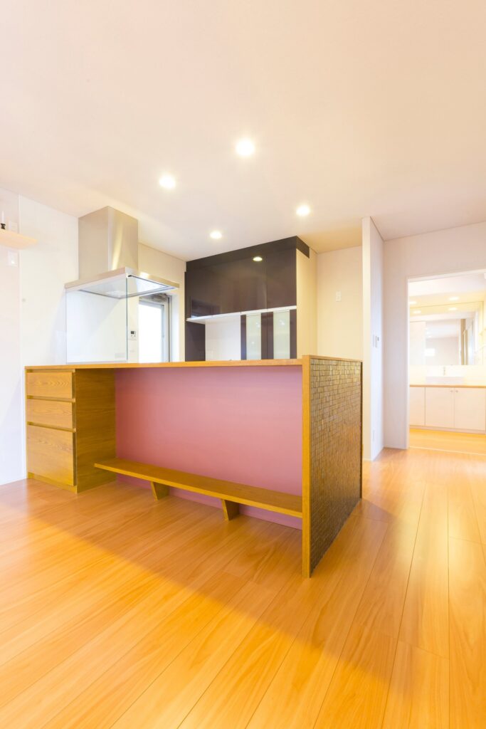 美しい二世帯の家