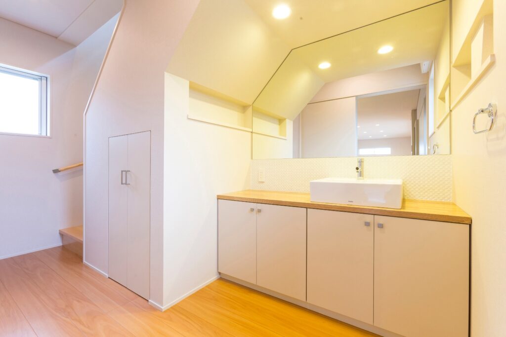 美しい二世帯の家