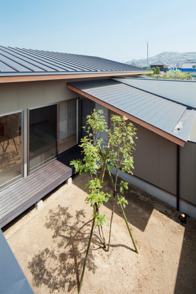 暖炉のある和モダンな家