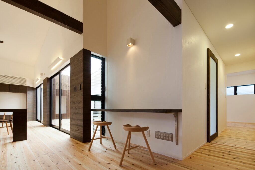 リビングから愛車を見て暮らすガレージハウス