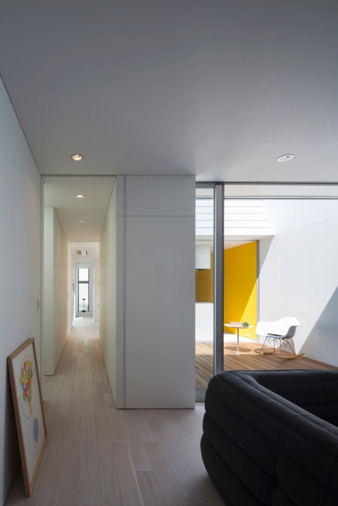 シンプルに長方形BOXの平屋