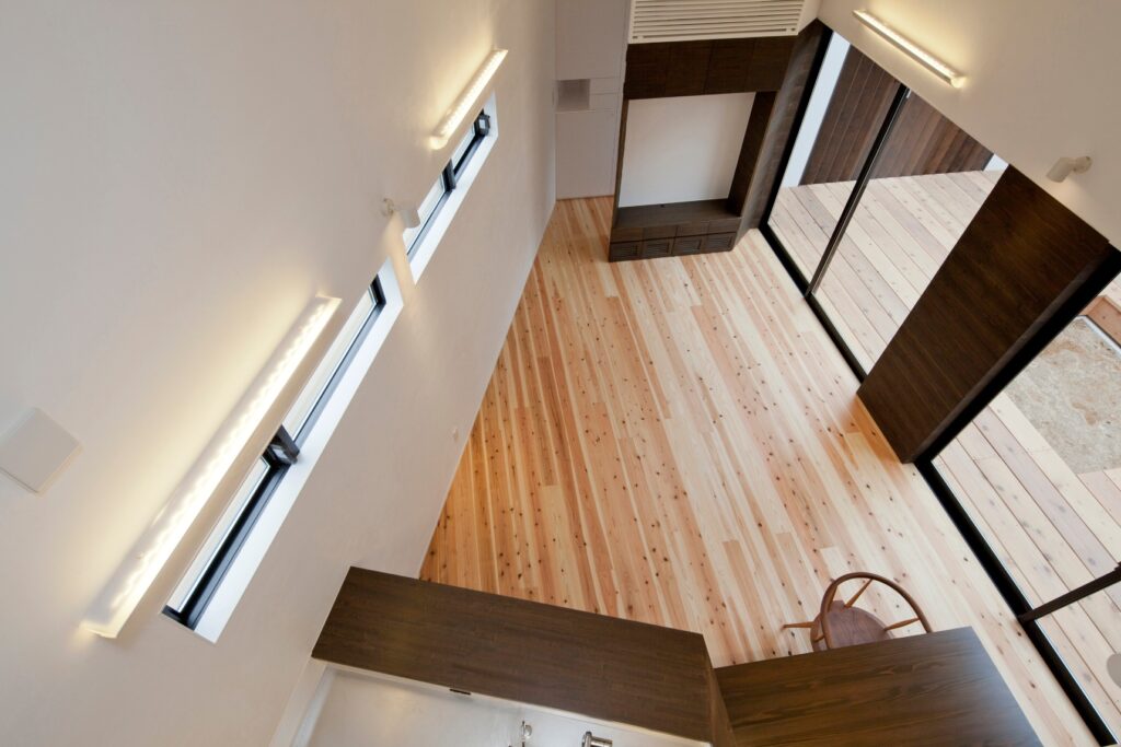 リビングから愛車を見て暮らすガレージハウス