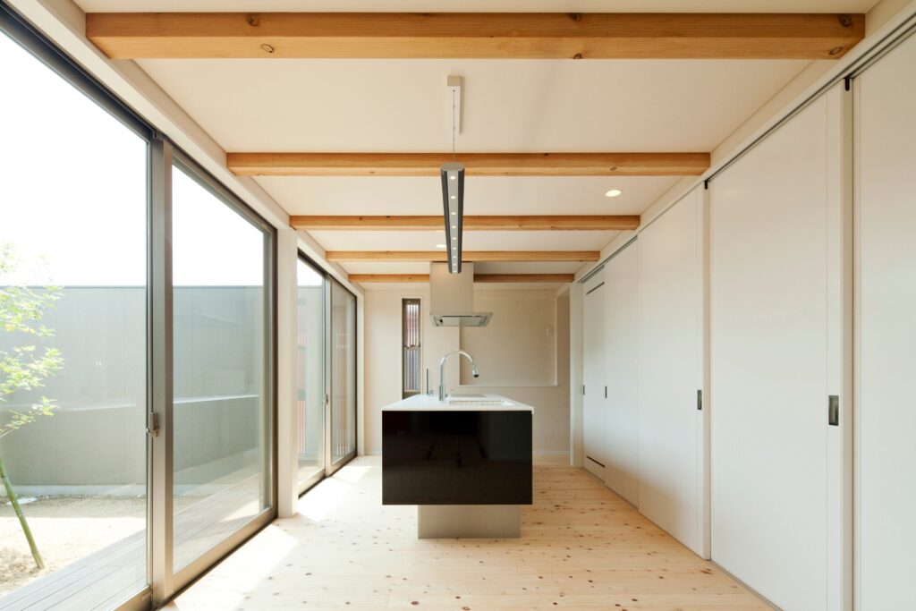 暖炉のある和モダンな家