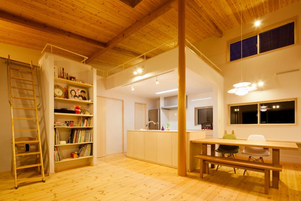 ワンフロアー形式で過ごす2階LDKが魅力な家