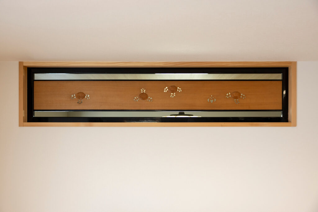 深い軒がつくる落ち着きのある平屋