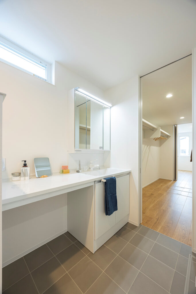 まわれる間取り、つながる家族。 SENKOの平屋