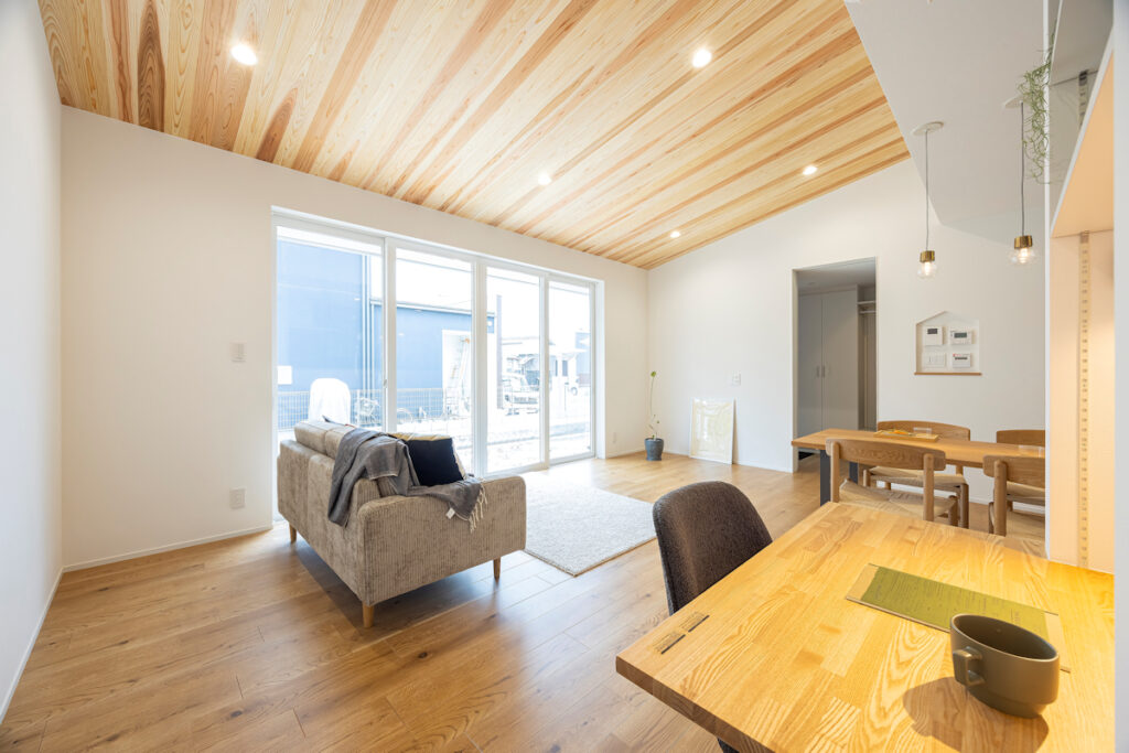 まわれる間取り、つながる家族。 SENKOの平屋