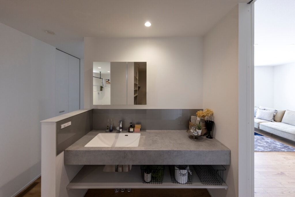 家を楽しむ。アウトドアリビングの平屋