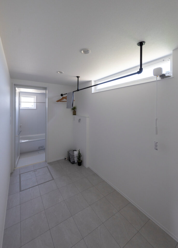 家を楽しむ。アウトドアリビングの平屋