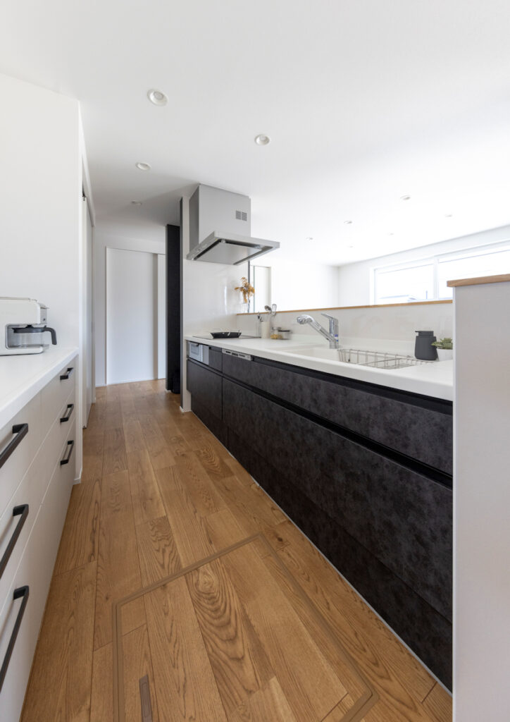 家を楽しむ。アウトドアリビングの平屋