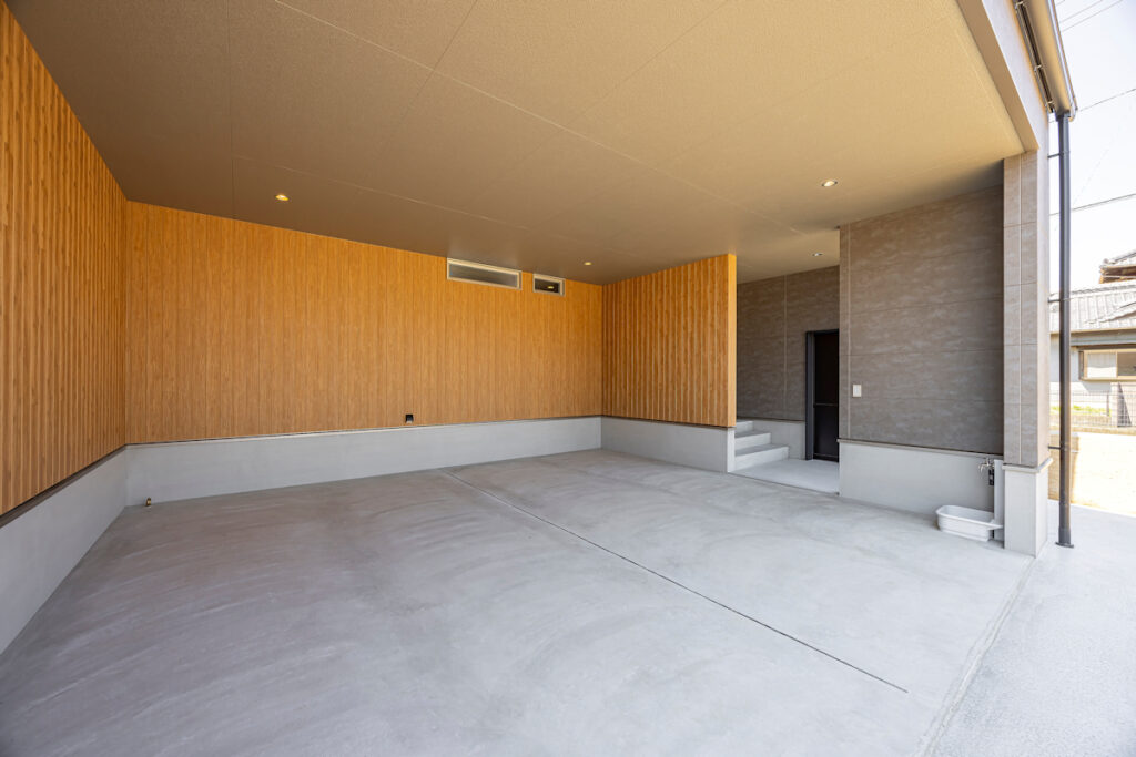 インナーガレージと動線計画が光る平屋