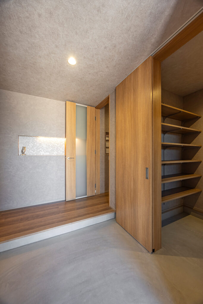 インナーガレージと動線計画が光る平屋