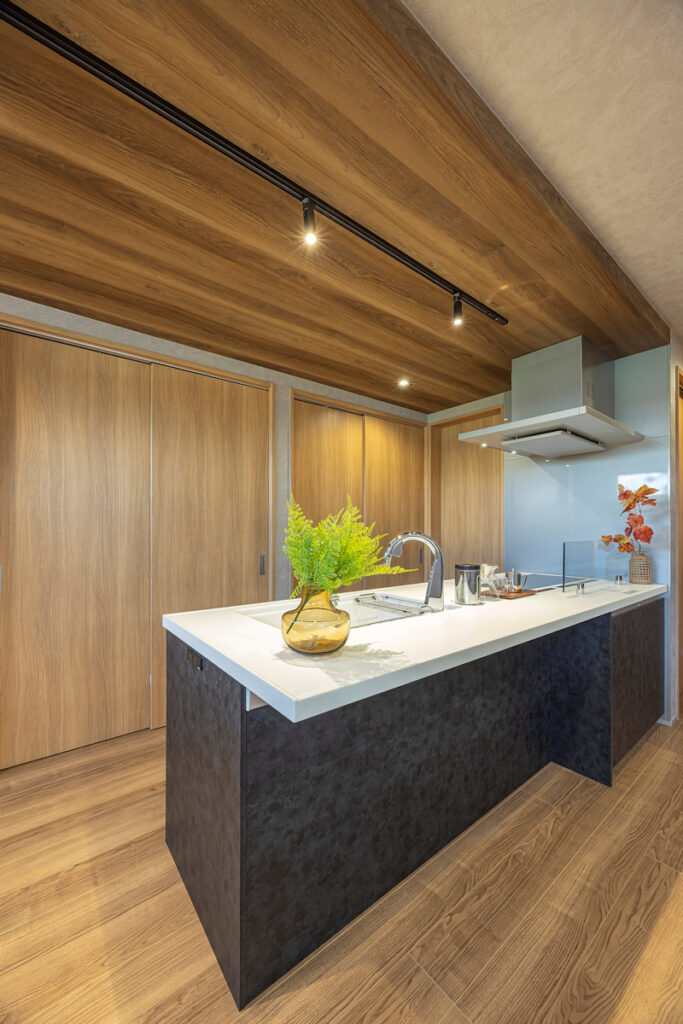 インナーガレージと動線計画が光る平屋