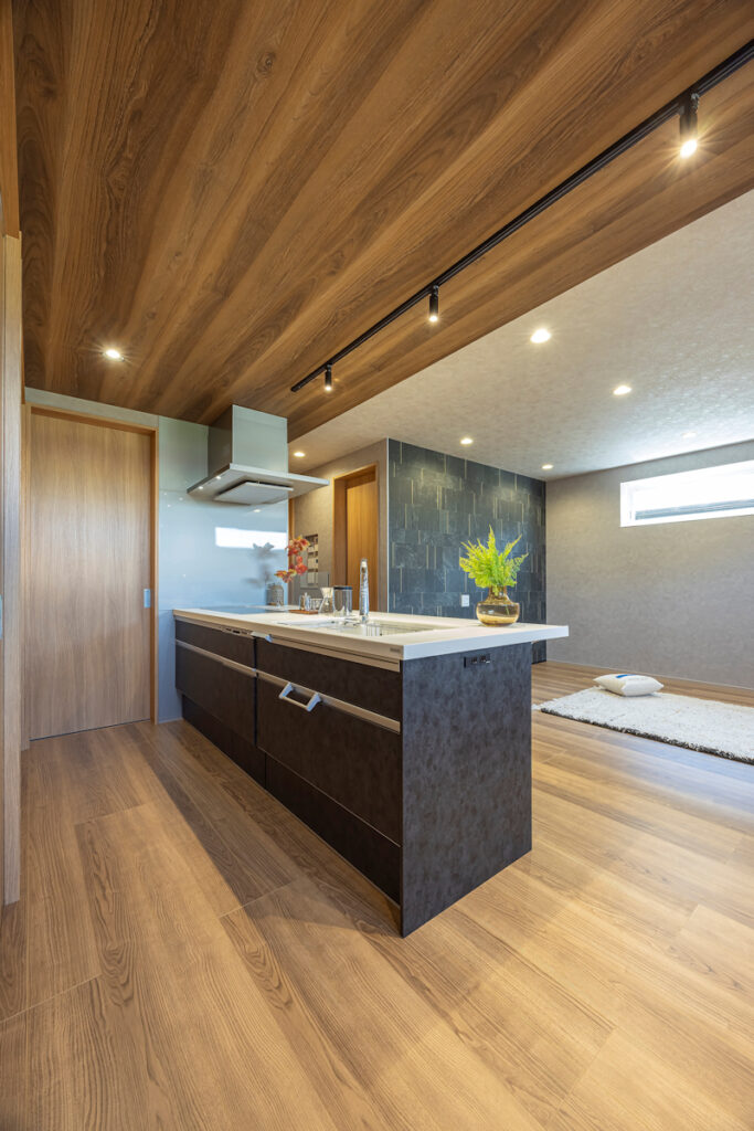 インナーガレージと動線計画が光る平屋