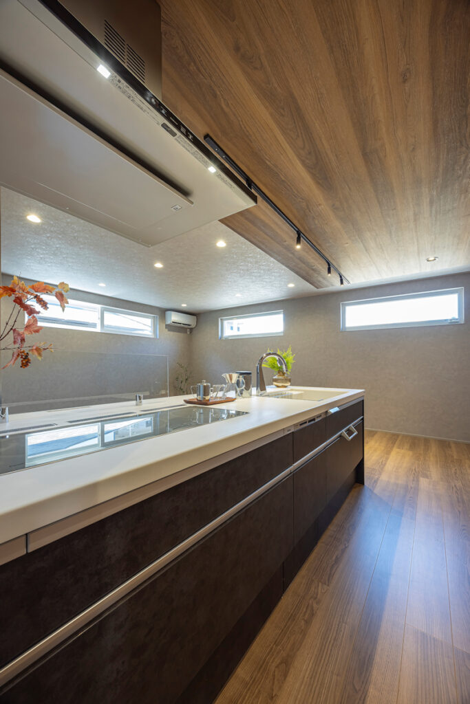 インナーガレージと動線計画が光る平屋