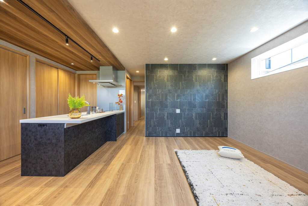 インナーガレージと動線計画が光る平屋