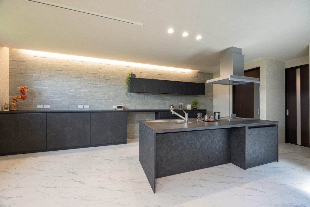 2つの玄関を使い分ける家