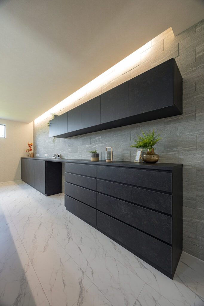 2つの玄関を使い分ける家