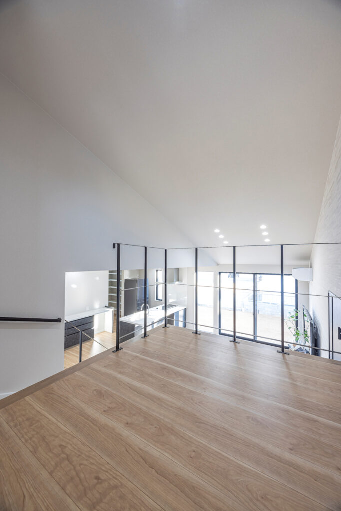 趣味を楽しむガレージや庭のある平屋