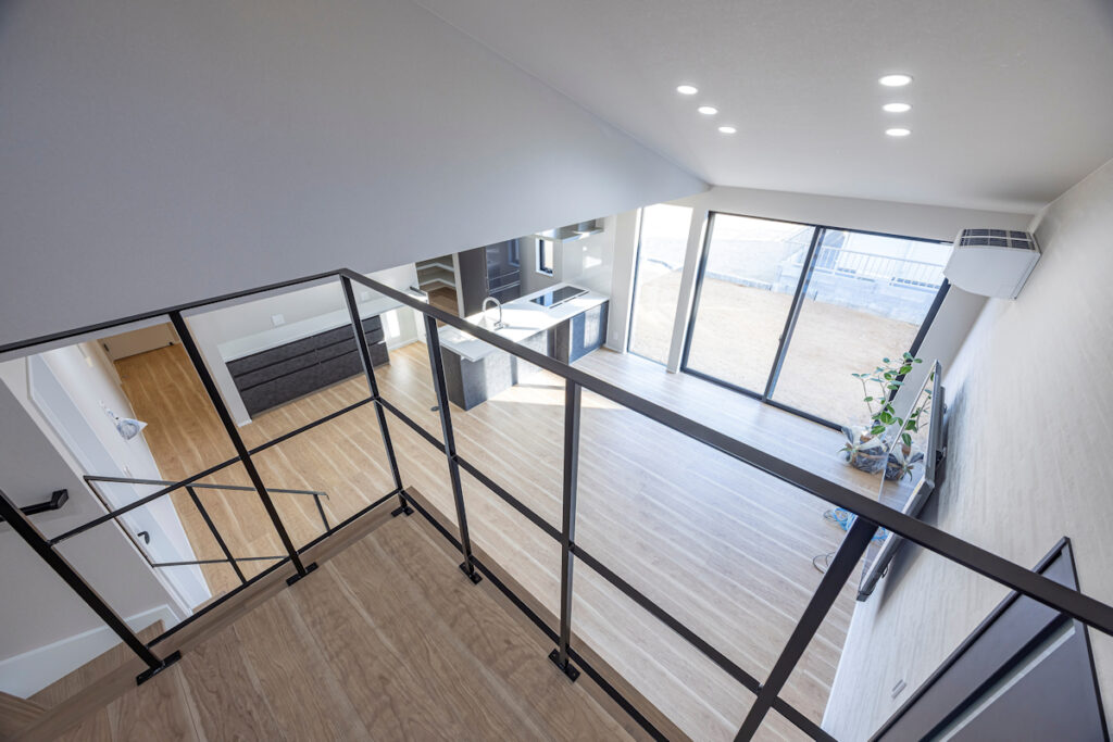 趣味を楽しむガレージや庭のある平屋