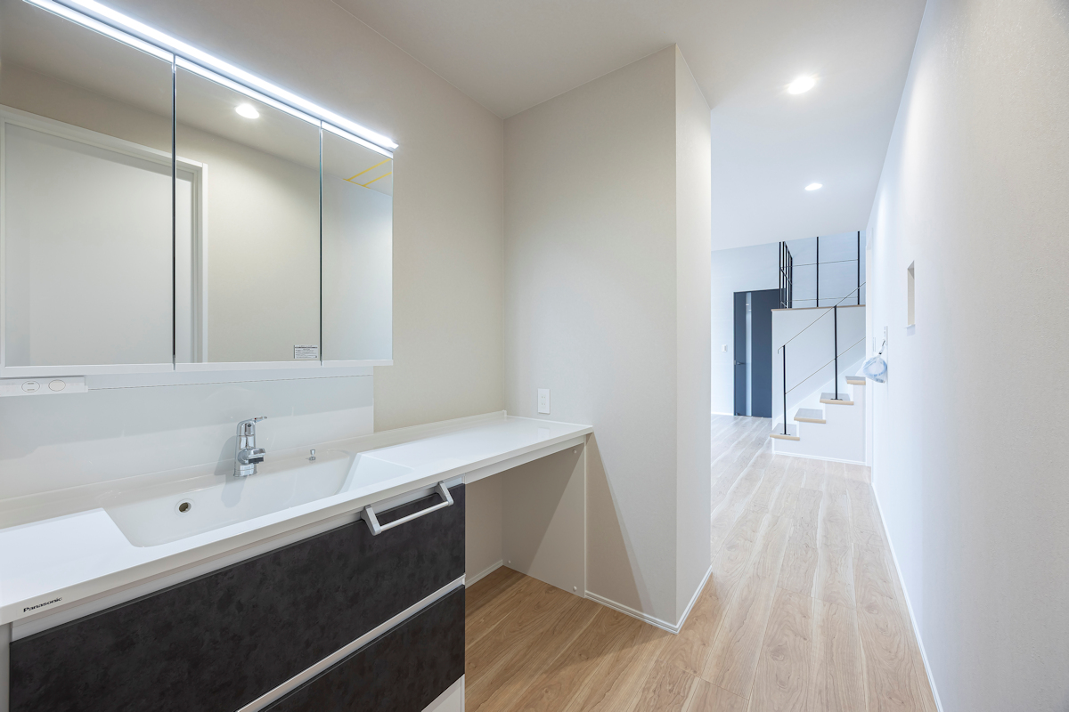 趣味を楽しむガレージや庭のある平屋