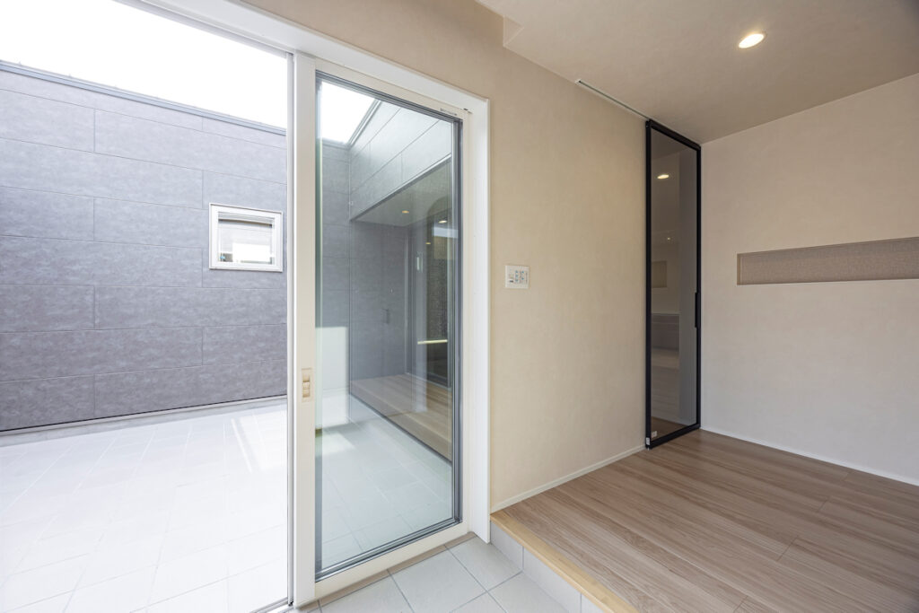 人目を気にせず、プライバシーを守る平屋